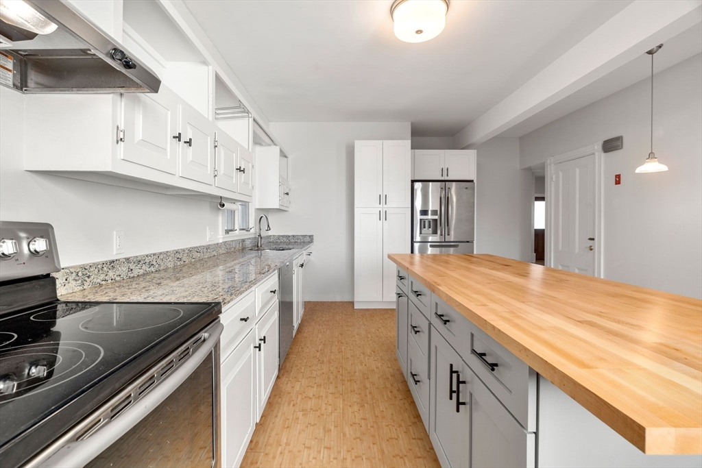 234 High St # B, Newburyport Unit: B