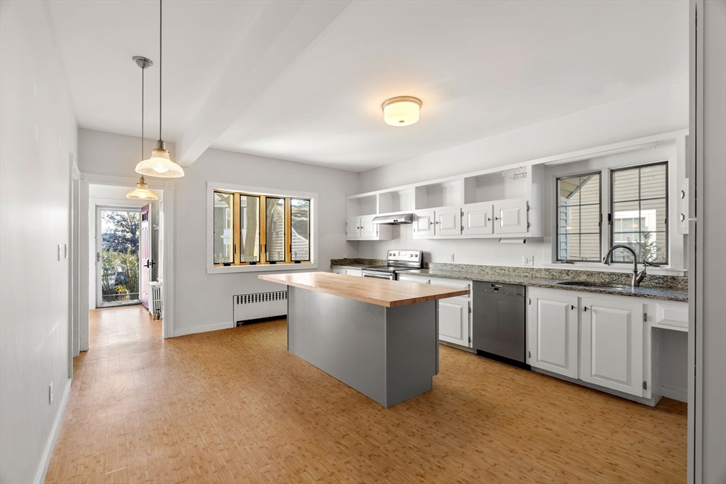 234 High St # B, Newburyport Unit: B