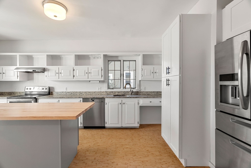 234 High St # B, Newburyport Unit: B