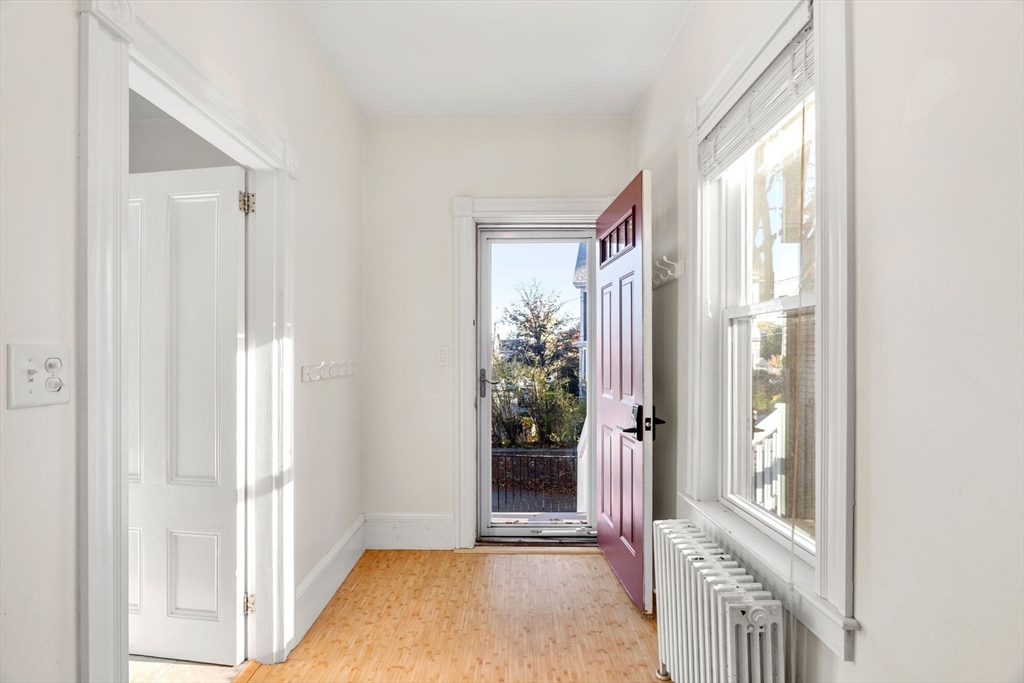 234 High St # B, Newburyport Unit: B