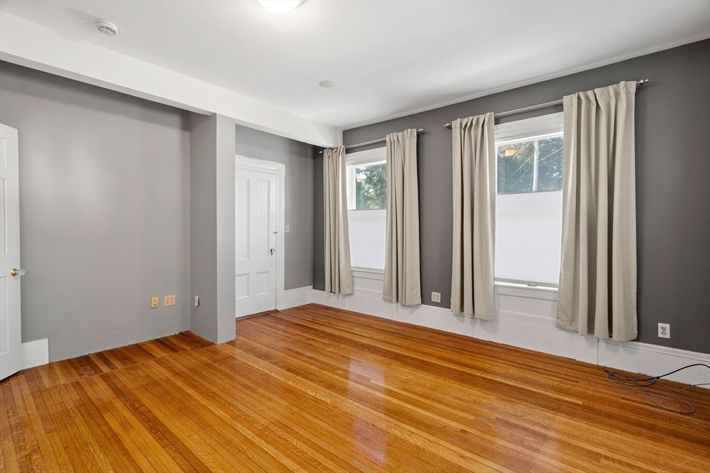 234 High St # B, Newburyport Unit: B