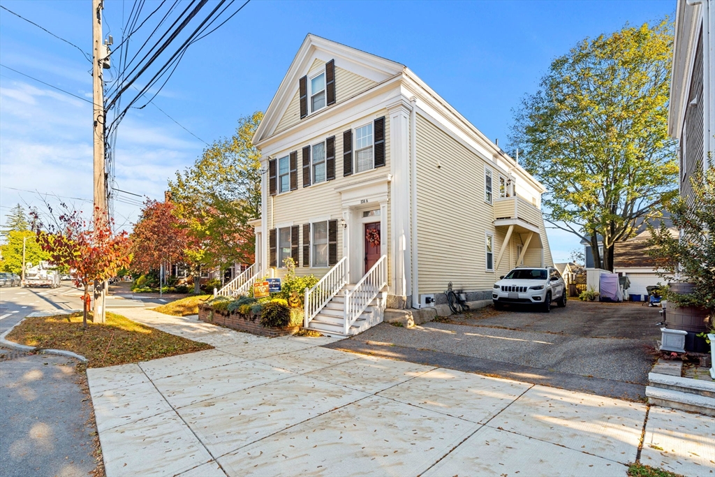 234 High St # B, Newburyport Unit: B