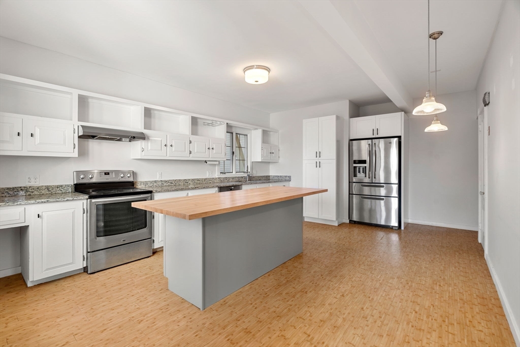 234 High St # B, Newburyport Unit: B