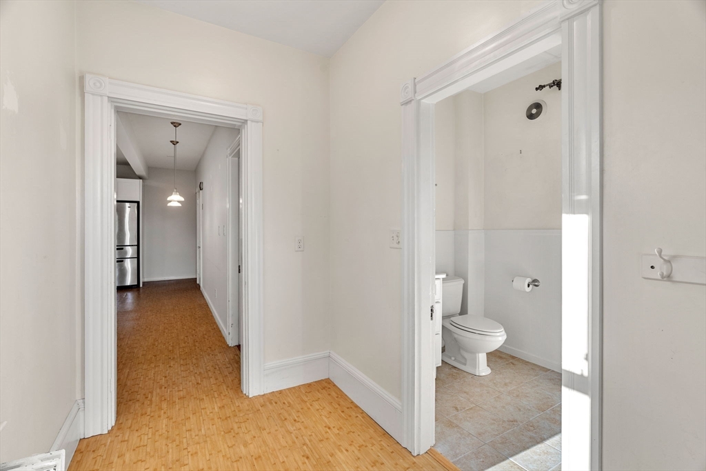 234 High St # B, Newburyport Unit: B