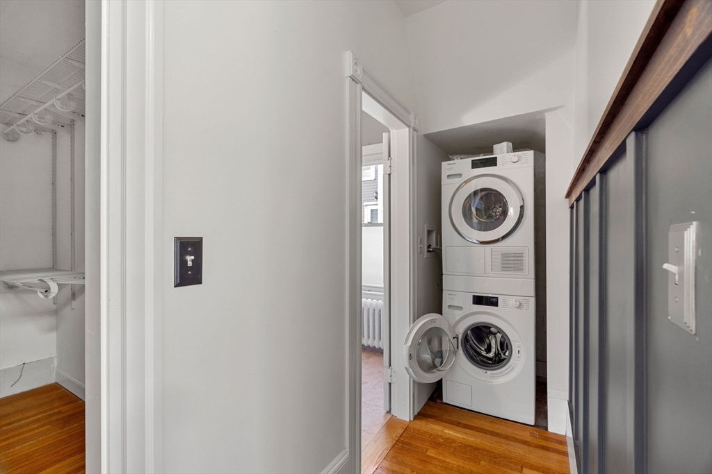 234 High St # B, Newburyport Unit: B