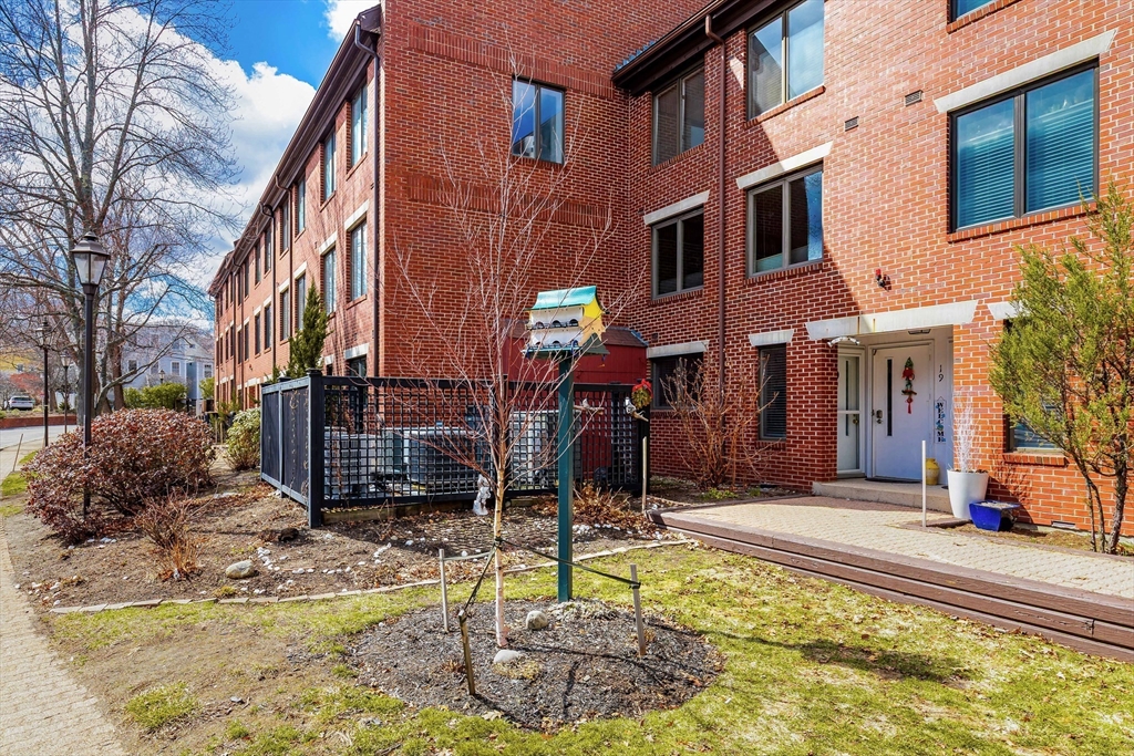 126 Merrimac St # 19