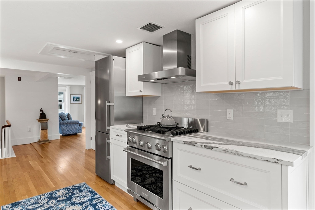 28 Dove St # 2