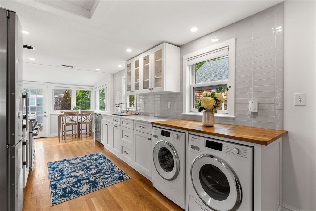 28 Dove St # 2