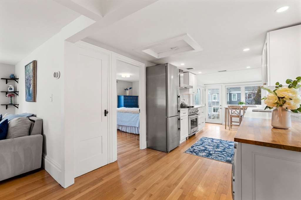 28 Dove St # 2