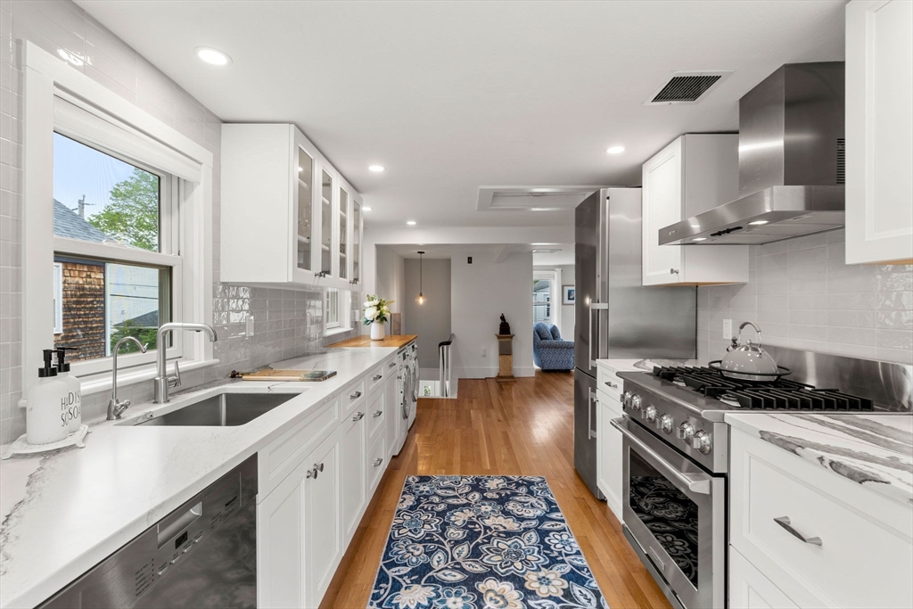 28 Dove St # 2