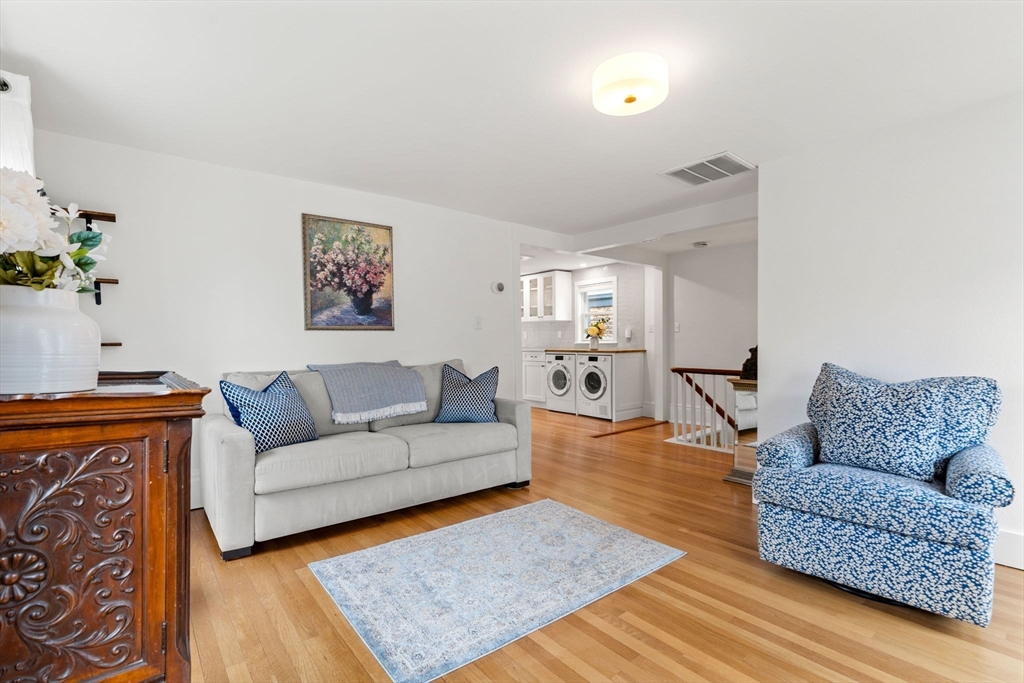 28 Dove St # 2