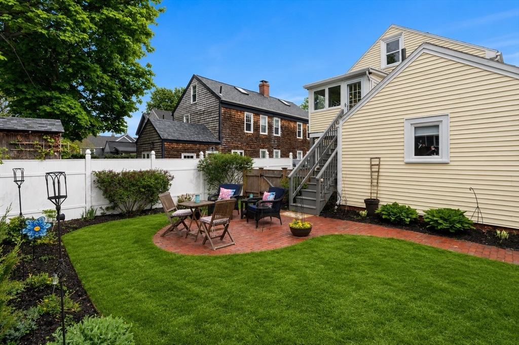 28 Dove St # 2