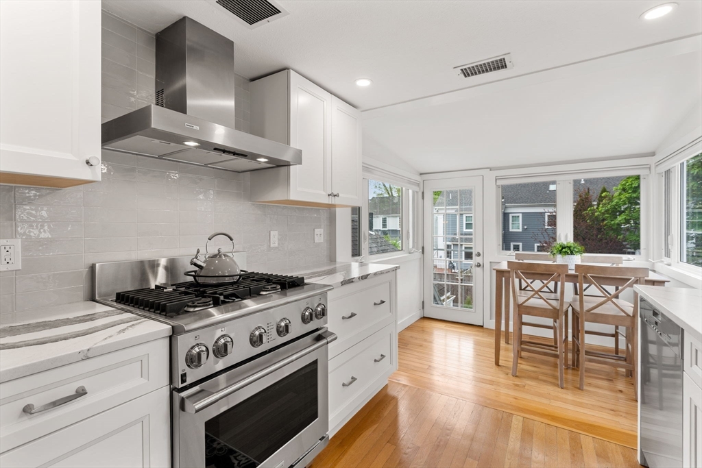 28 Dove St # 2
