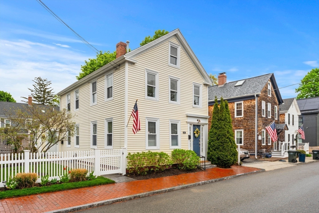 28 Dove St # 2