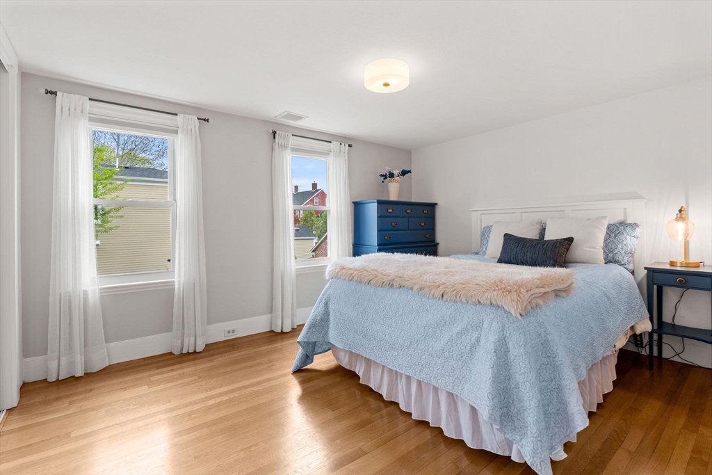 28 Dove St # 2