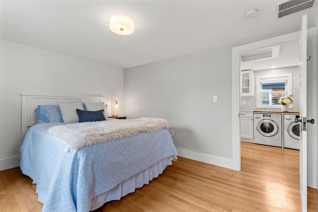 28 Dove St # 2