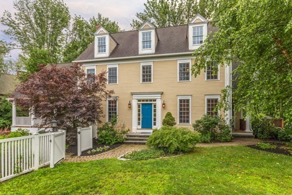 875 Main St