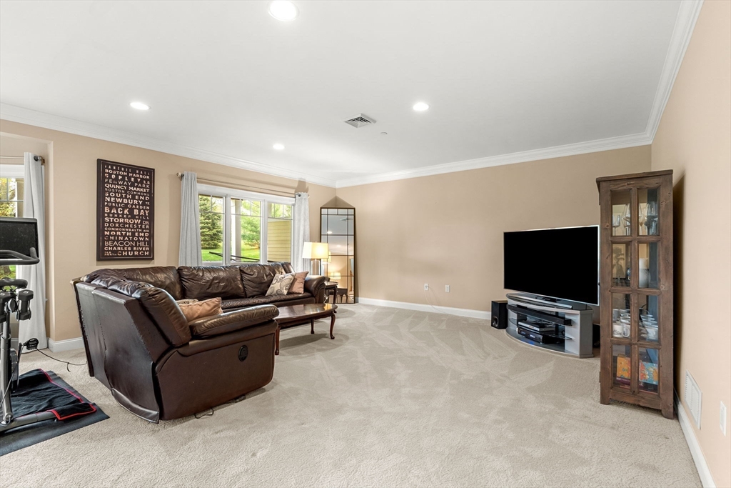 9 Muirfield Cir # 9