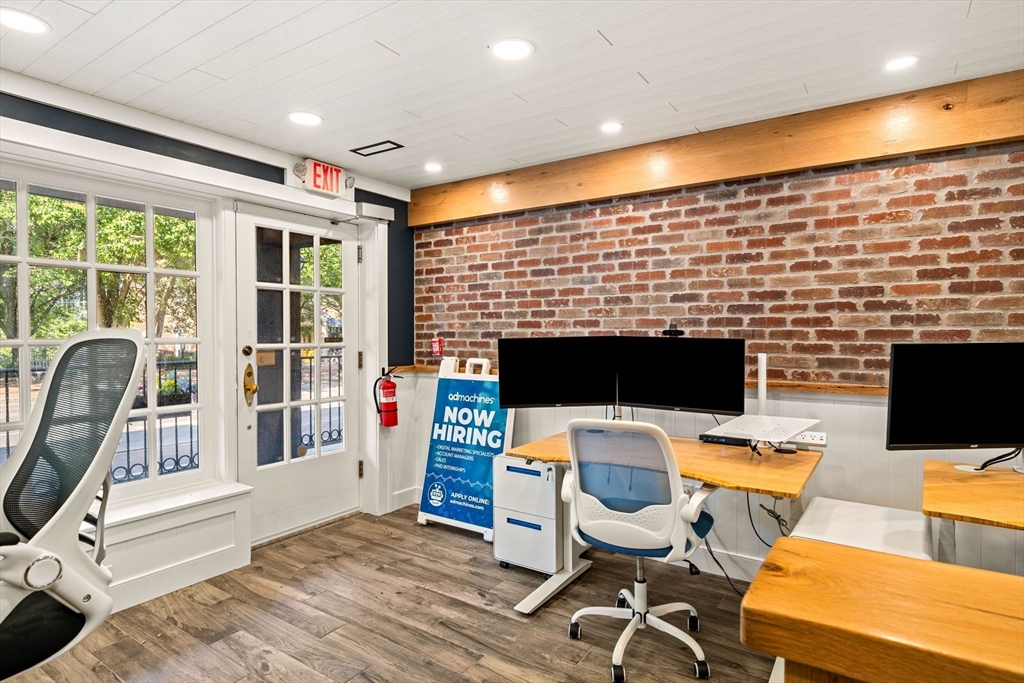 1 Merrimac St # 7