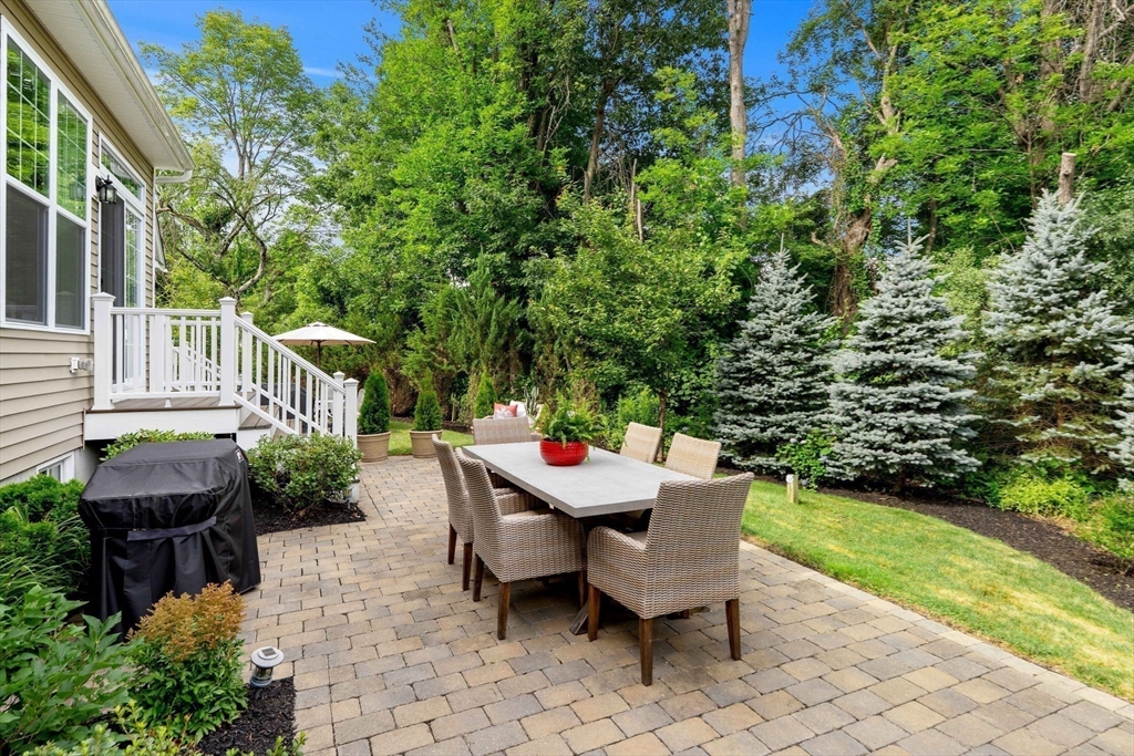 3 Hummingbird Way # 3