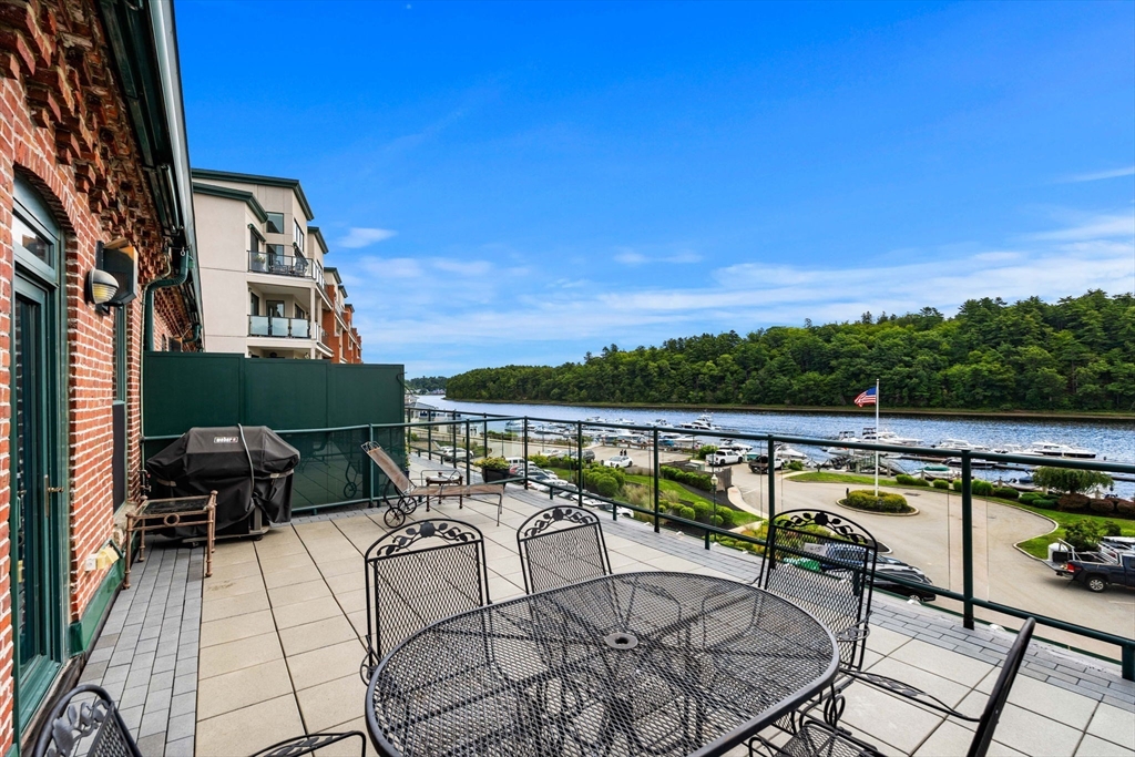 60 Merrimac St # 615