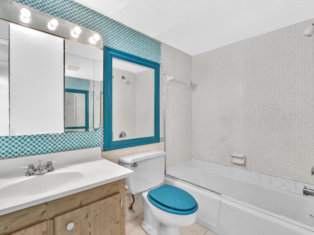 1516 S Lakeside Dr 317