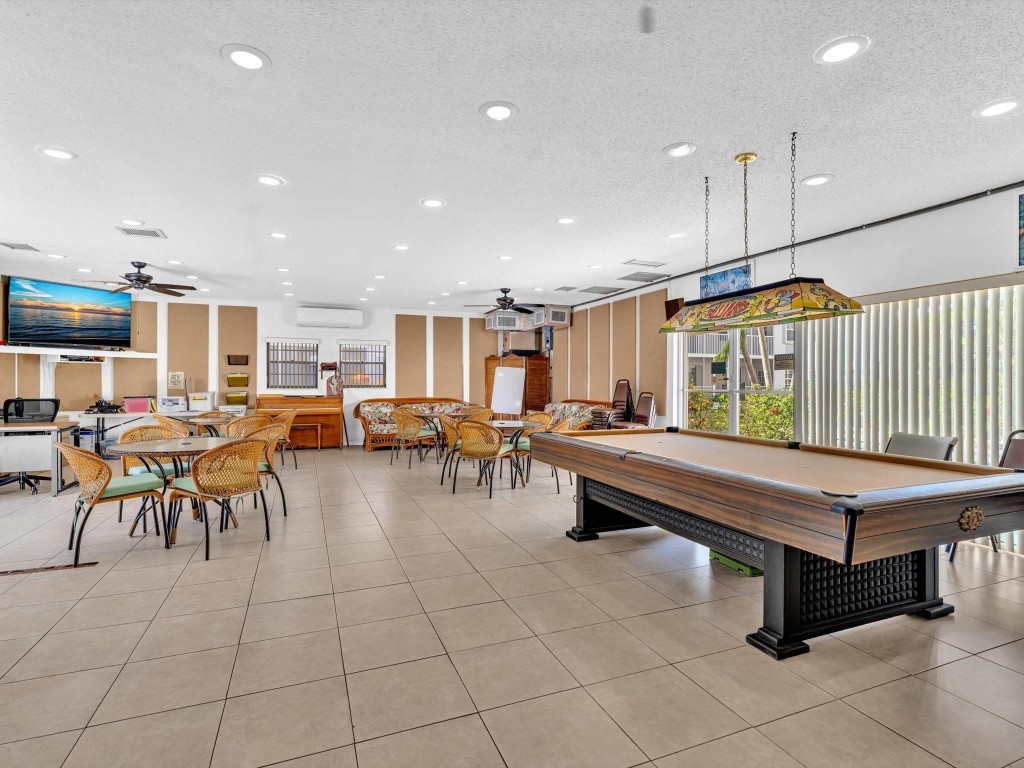 1516 S Lakeside Dr 317