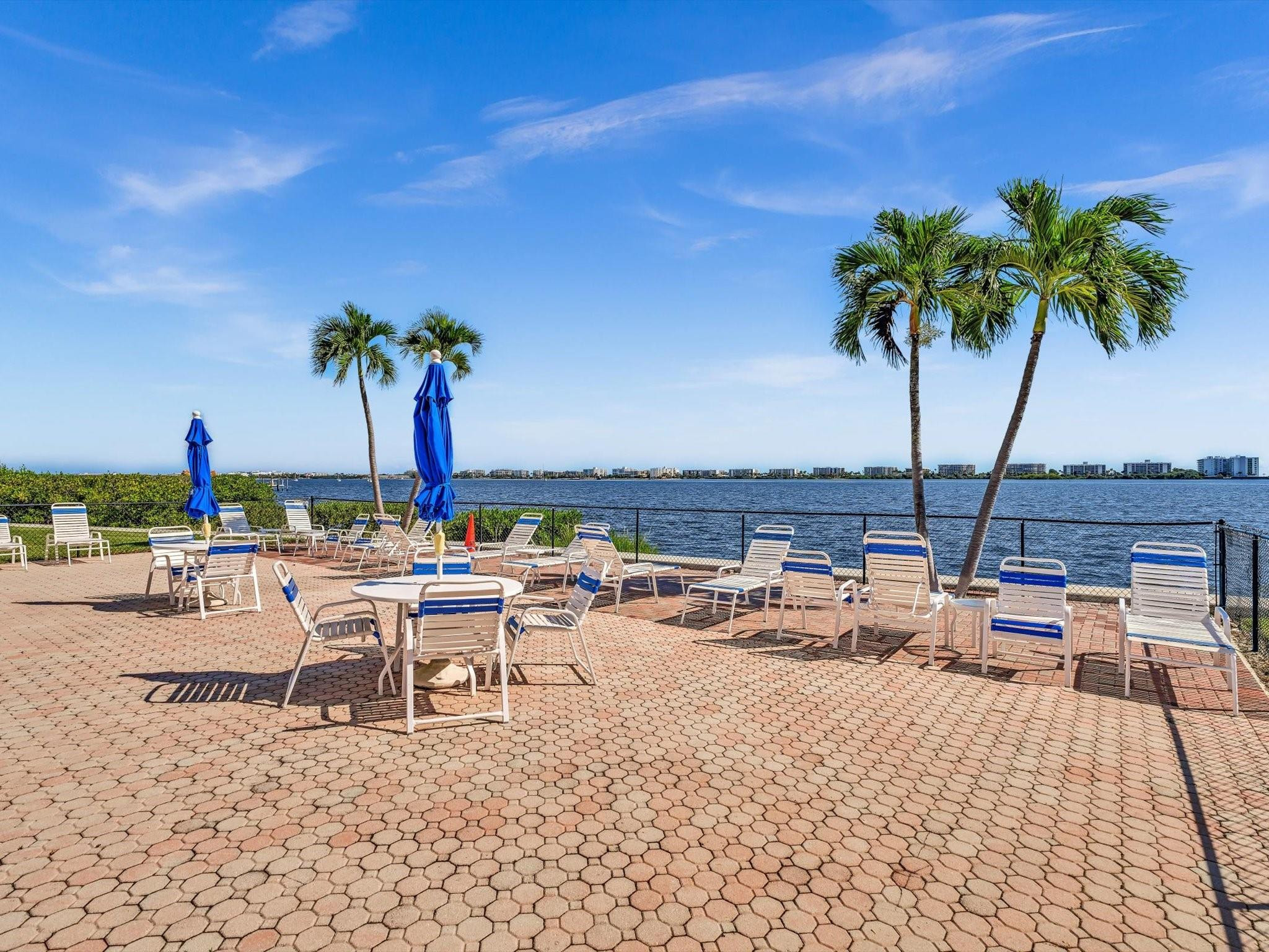 1516 S Lakeside Dr 317