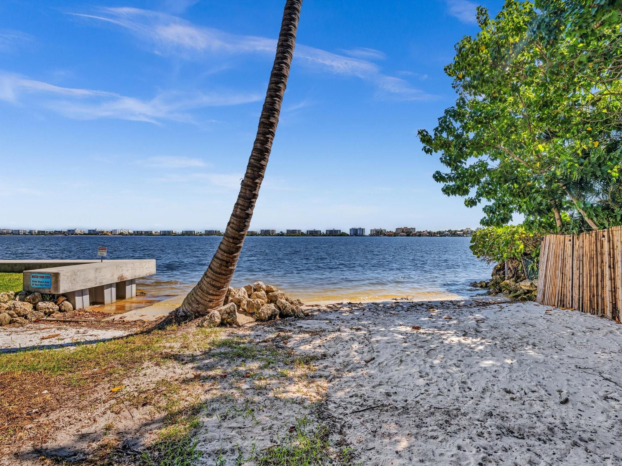 1516 S Lakeside Dr 317