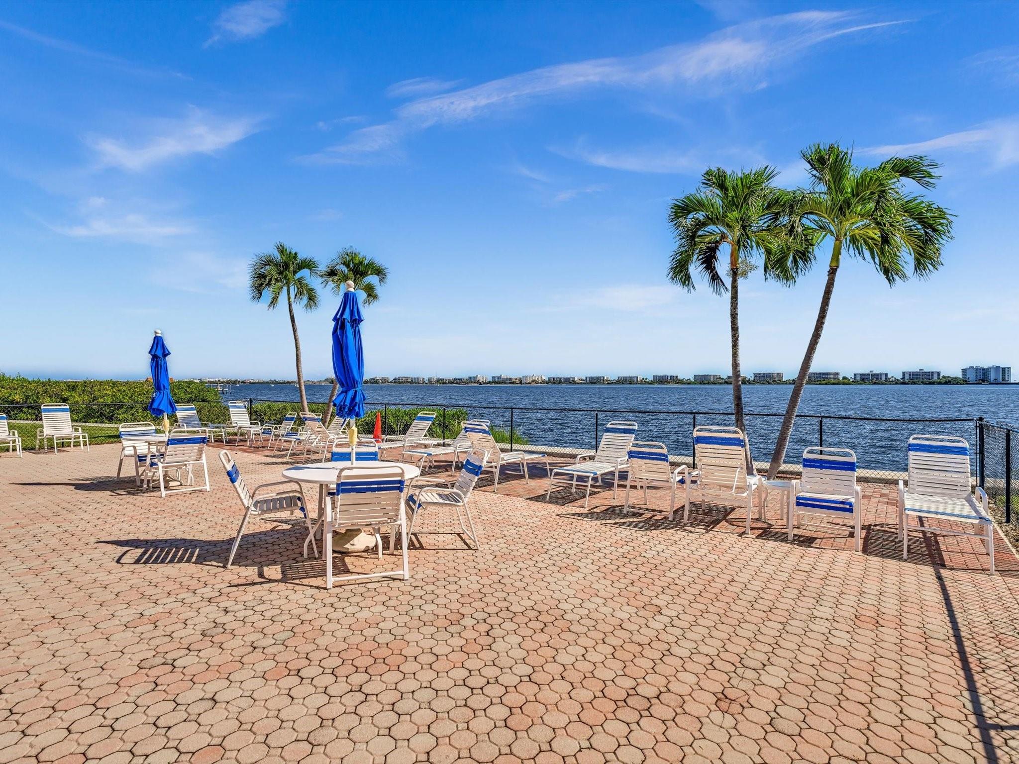 1516 S Lakeside Dr 317