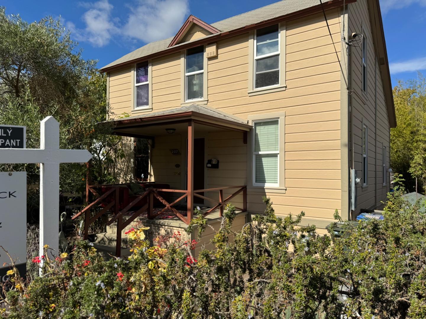 207 Hubbard Street