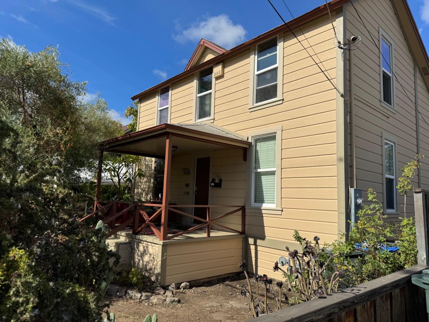 207 Hubbard Street