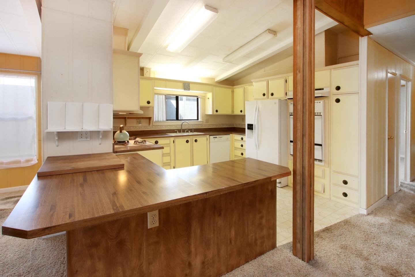 395 Chateau LaSalle Unit: 395