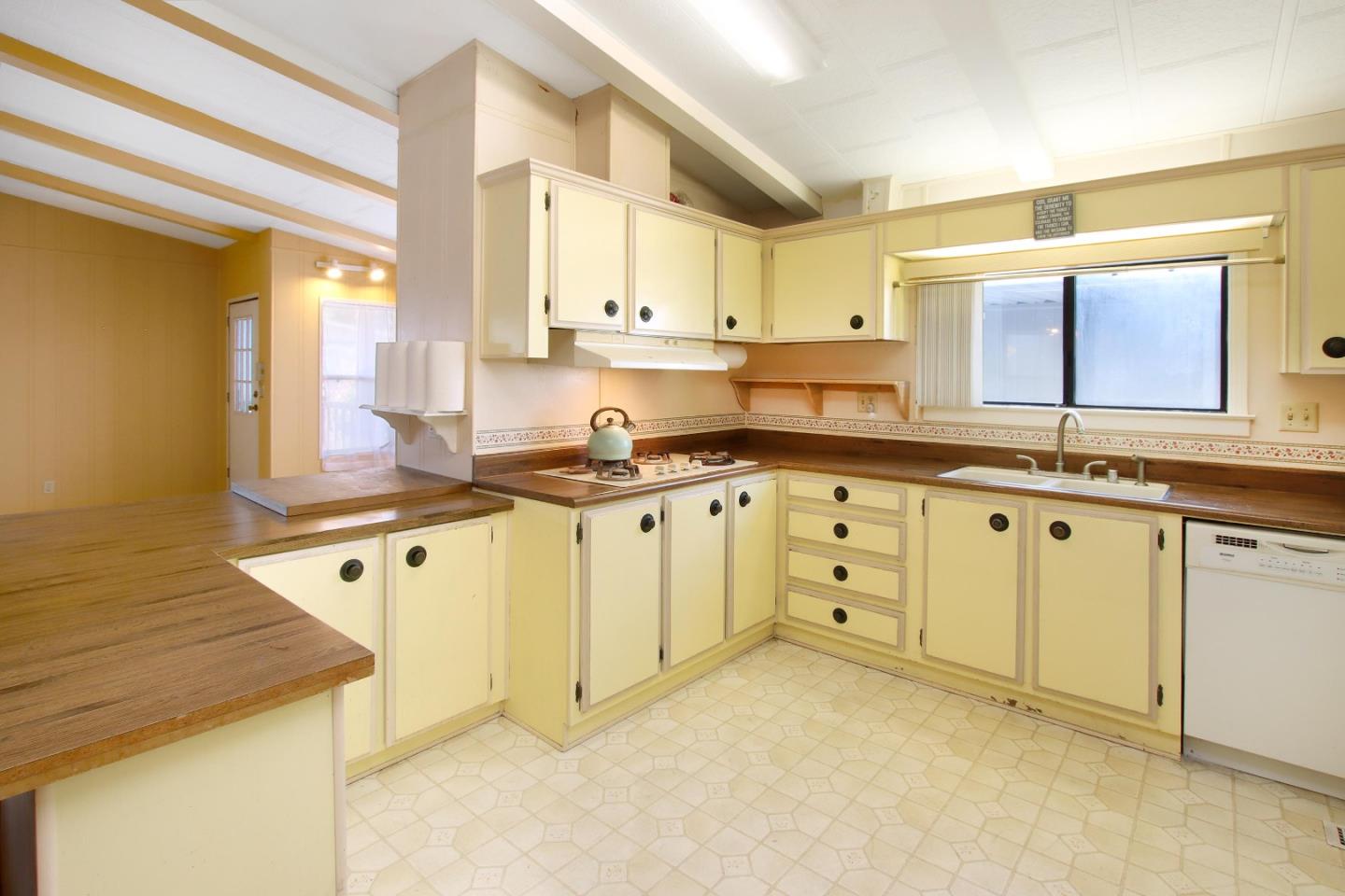 395 Chateau LaSalle Unit: 395