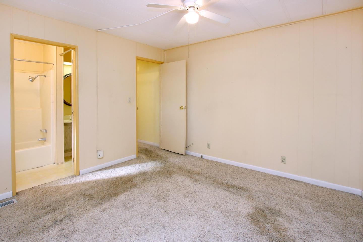 395 Chateau LaSalle Unit: 395