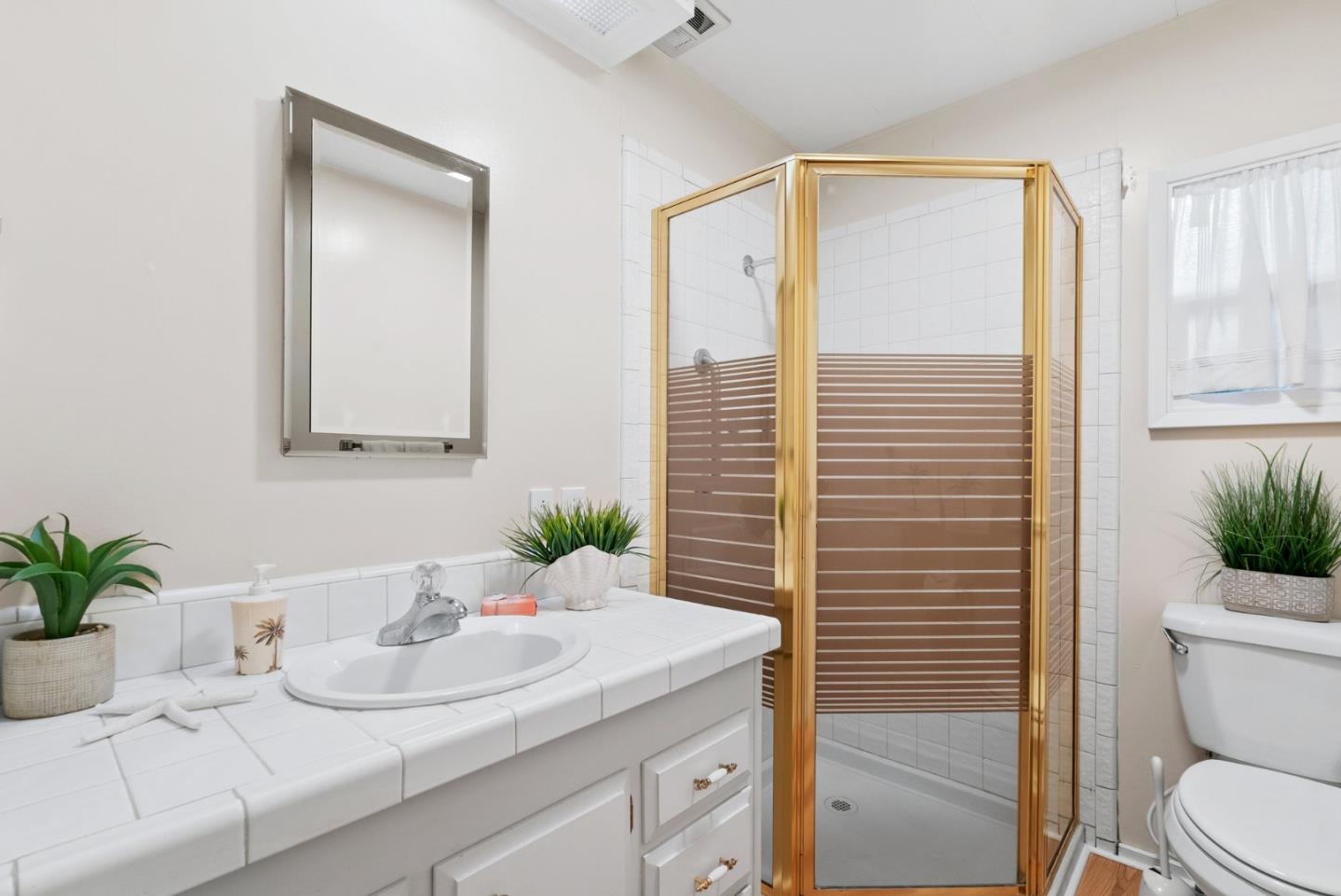 34 Knollwood Unit: 34