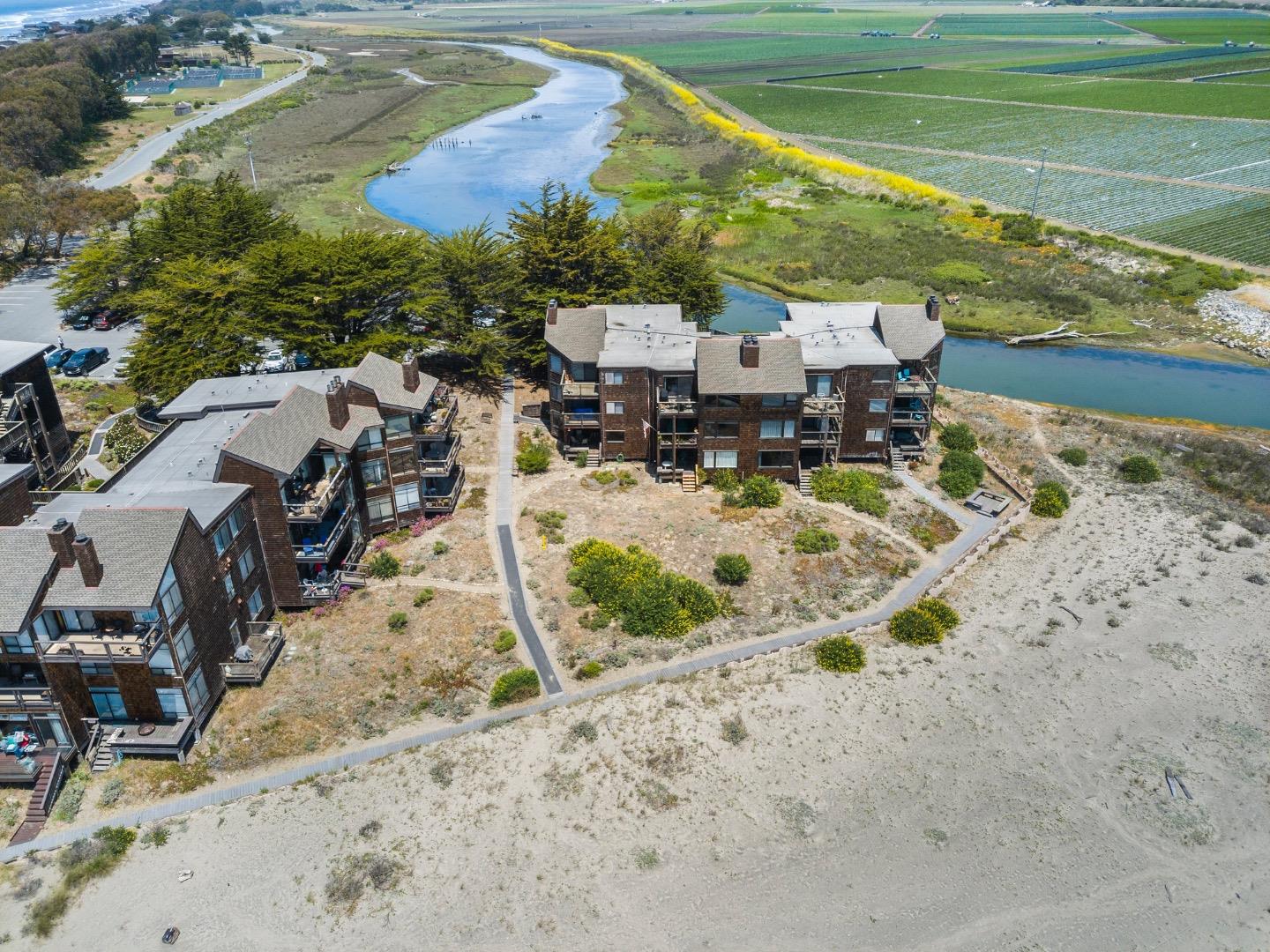 58 Pelican Point