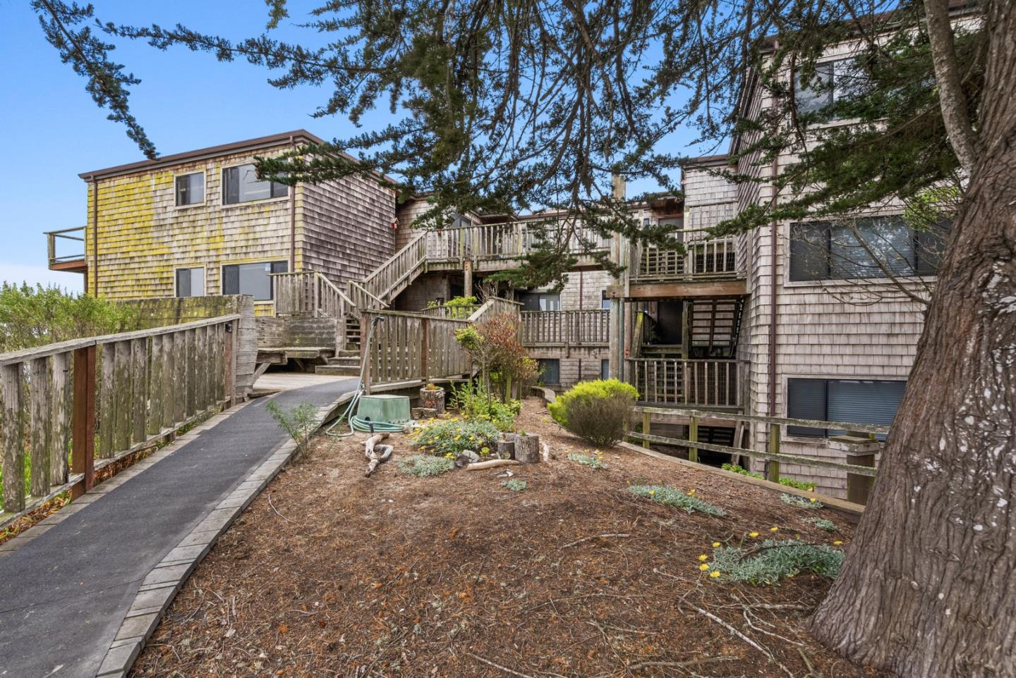 58 Pelican Point