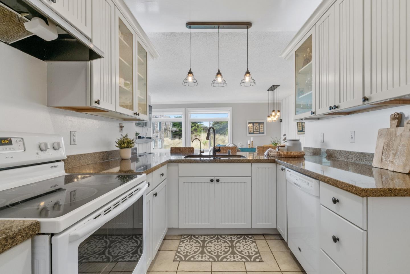 58 Pelican Point