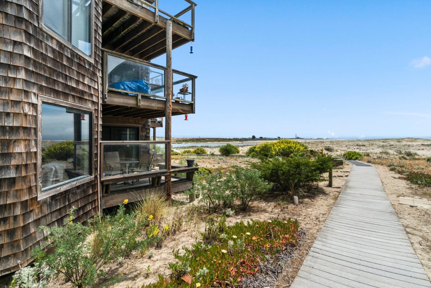 58 Pelican Point