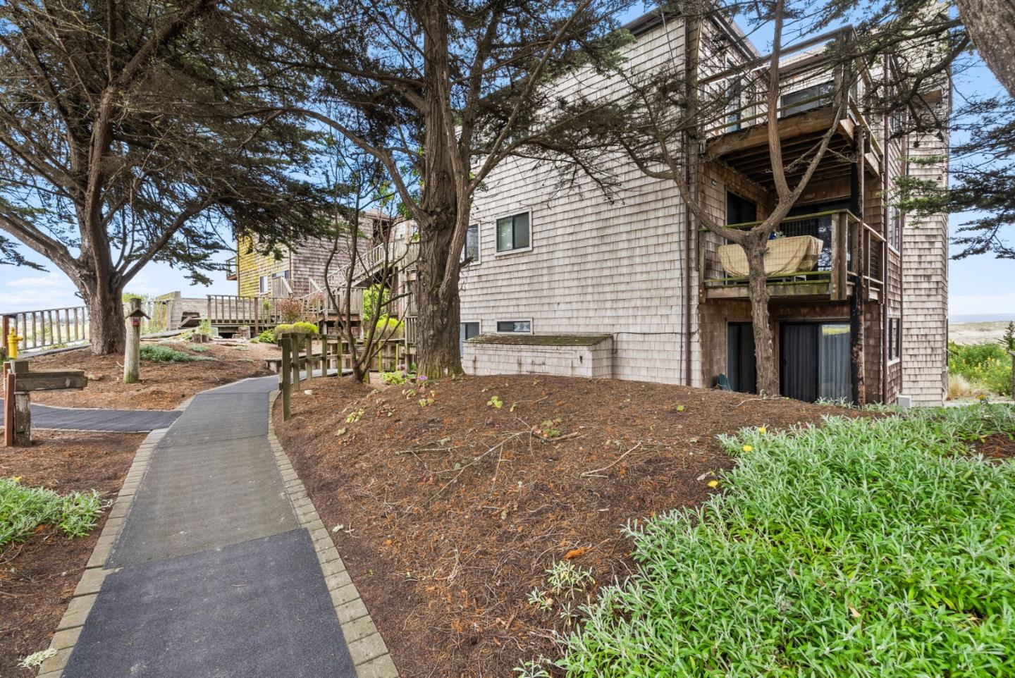 58 Pelican Point