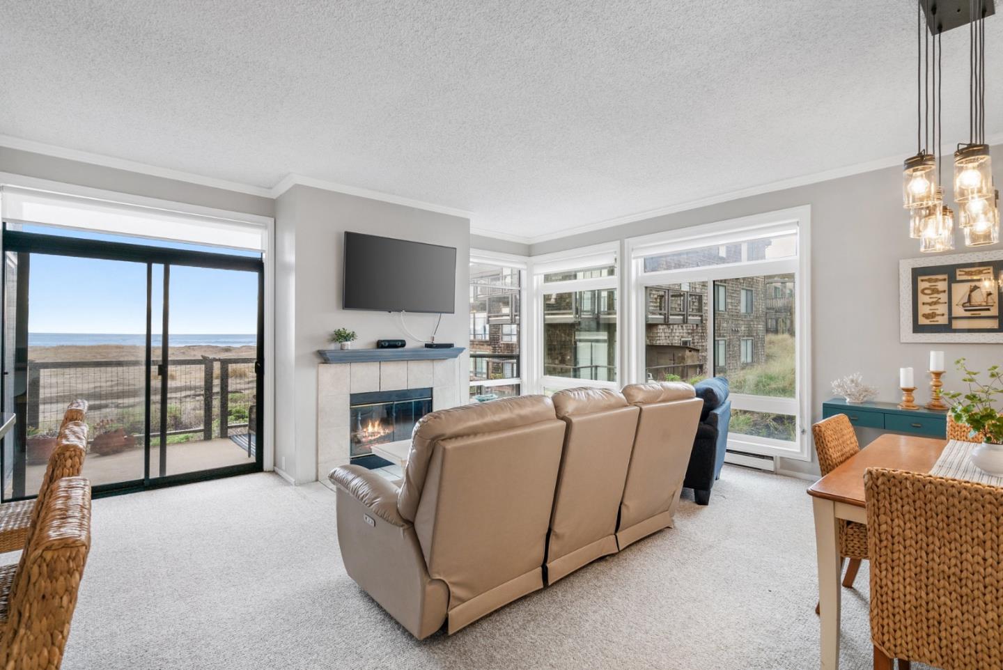 58 Pelican Point