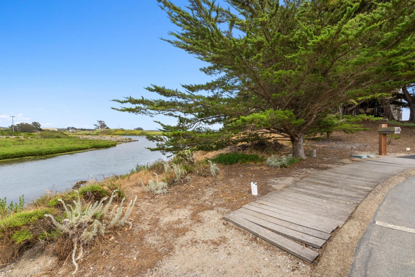 58 Pelican Point