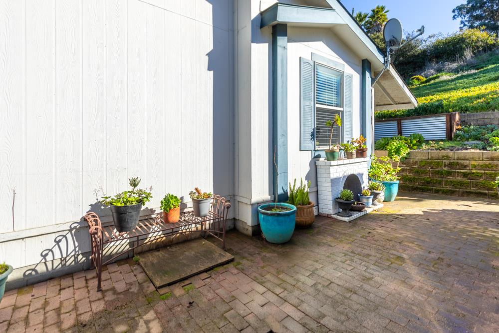 20 Las Lomas Drive