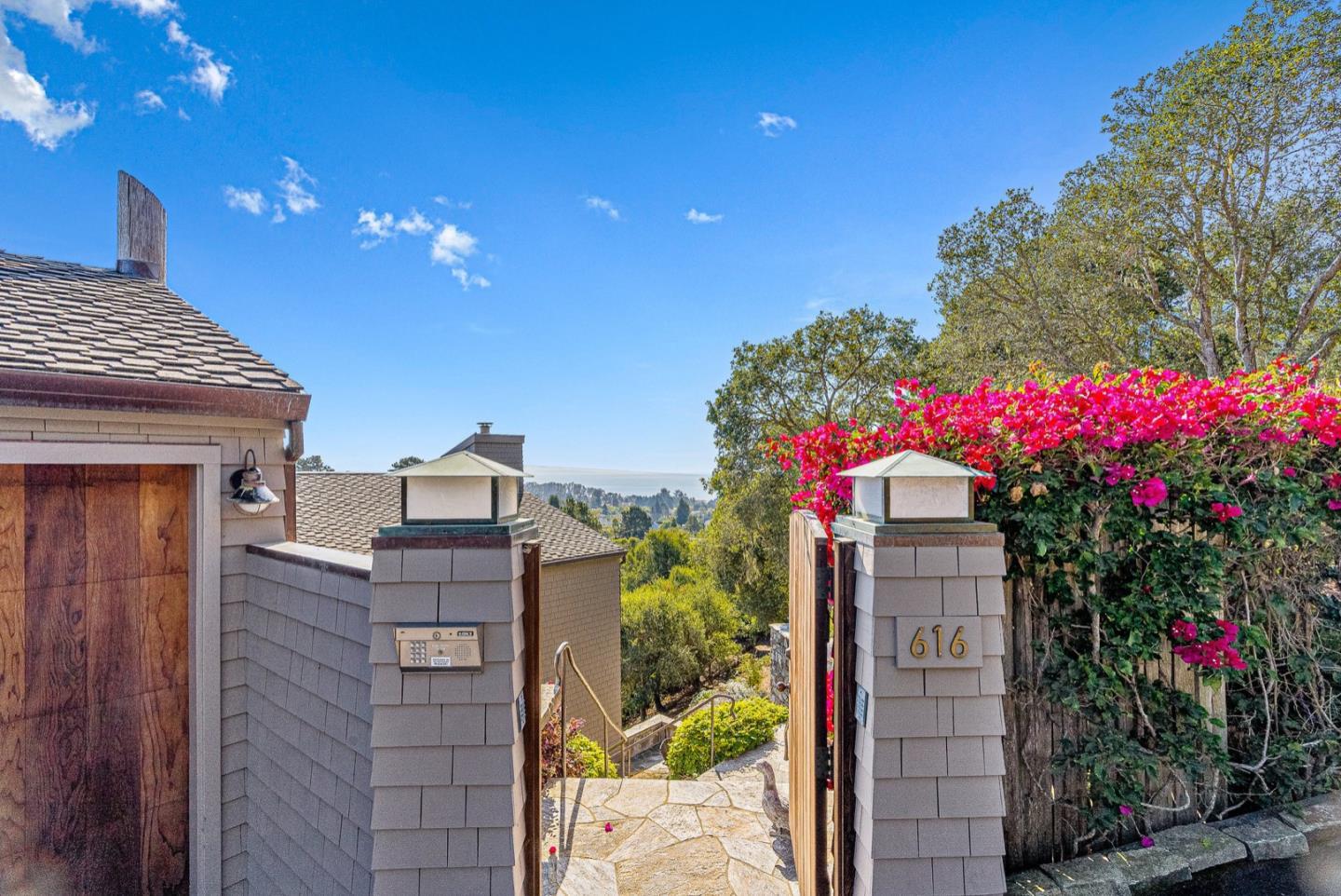 616 Vista Del Mar Drive
