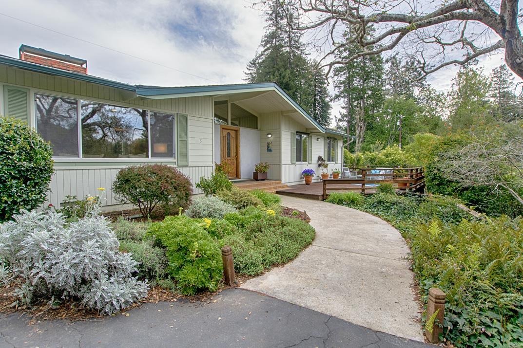6 Oak Road