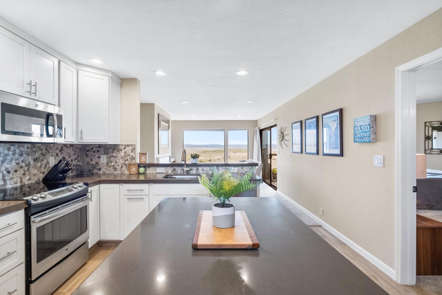78 Pelican Point