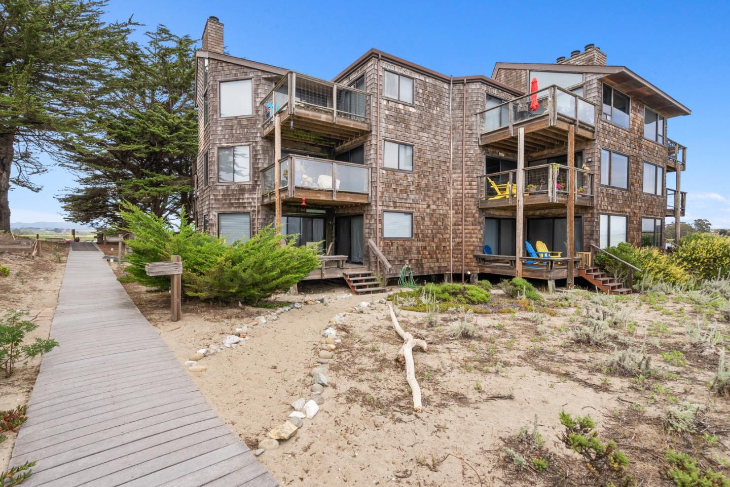 78 Pelican Point