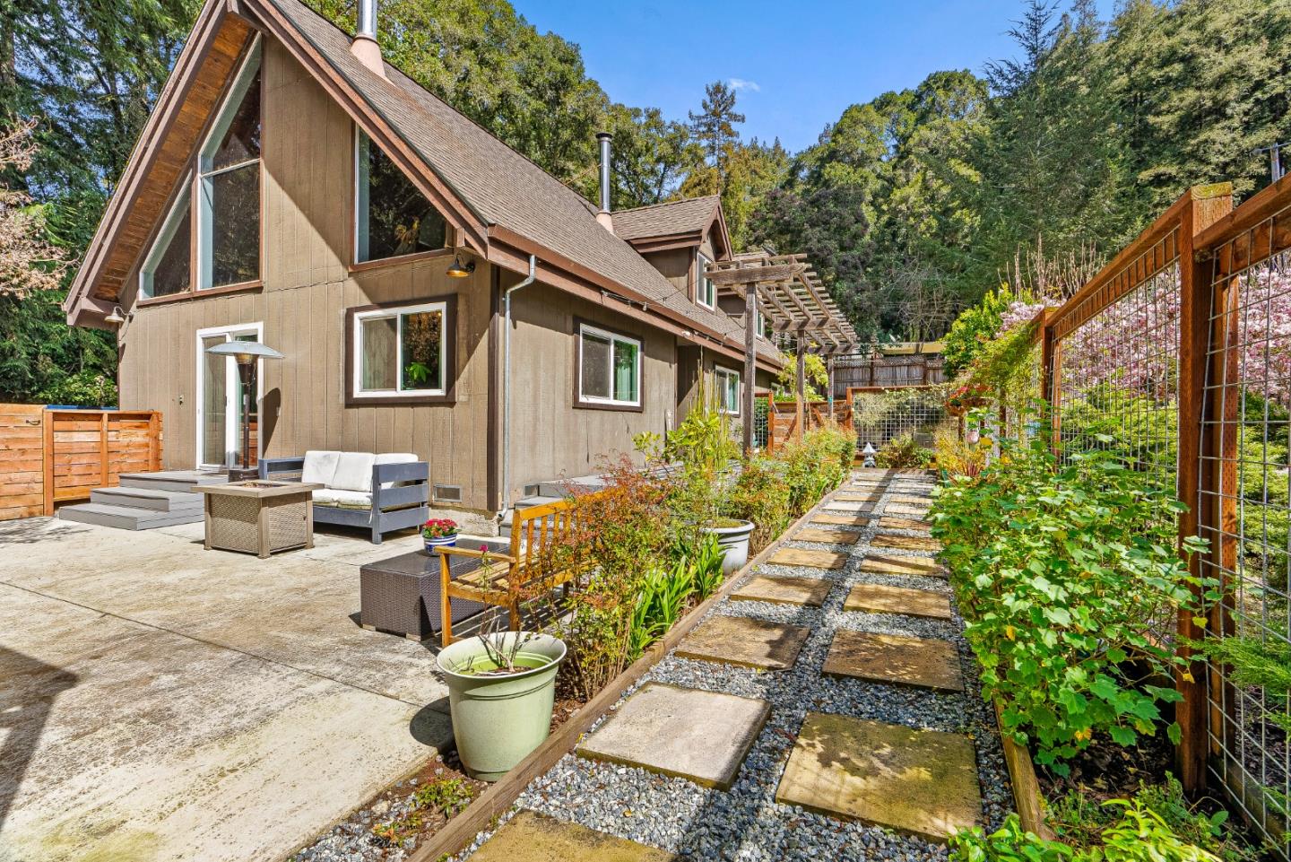 722 Eureka Canyon Road