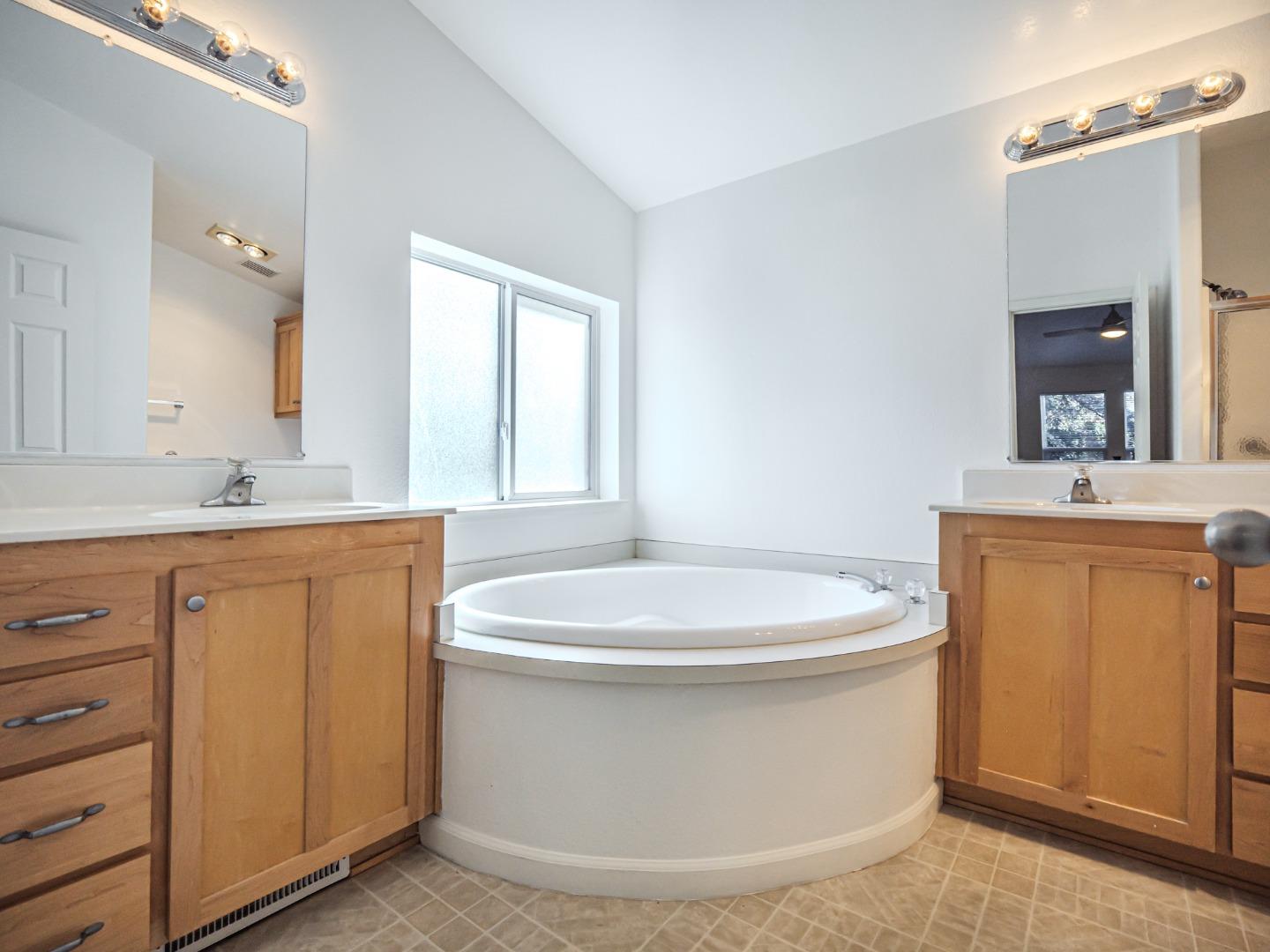 444 Whispering Pines Drive Unit: 51